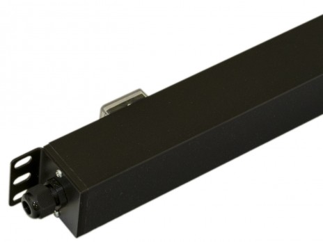 Hyperline SHE19-8IEC-S-CB Блок розеток для 19" шкафов, горизонтальный, 8 розеток IEC320 C13, выключатель в подсветкой, без кабеля питания, клеммная колодка 16A, 250В, 482.6x44.4x44.4мм (ШхГхВ), корпус алюминий, черный - фото 3