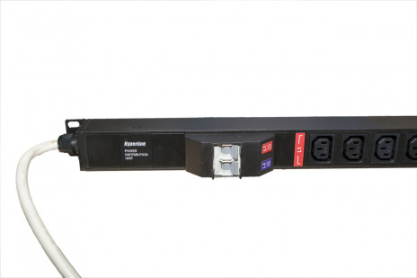 Hyperline SHE-20IEC-4BIEC-B-3PVB Блок розеток, вертикальный, 20 розеток IEC320 C13, 4 розетки IEC320 C19, автоматич. выключатель, кабель питания 3м (3х4.0мм2) с вилкой IEC 60309 32А (2х16A) (2P+E), 250В, корпус алюминий, черный - фото 4