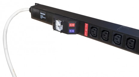 Hyperline SHE-20IEC-4BIEC-B-3PVB Блок розеток, вертикальный, 20 розеток IEC320 C13, 4 розетки IEC320 C19, автоматич. выключатель, кабель питания 3м (3х4.0мм2) с вилкой IEC 60309 32А (2х16A) (2P+E), 250В, корпус алюминий, черный - фото 5