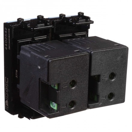 DKC / ДКС 4402542 USB зарядное устройство "Черный квадрат", 2.1А, 2 мод., Avanti - фото 4
