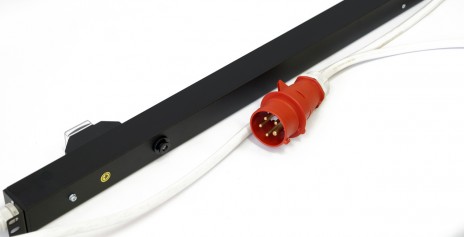 Hyperline SHE-36IEC-6BIEC-B-3x16-3PVR Блок розеток, вертикальный, 36 розеток IEC320 C13, 6 розеток IEC320 C19, автоматический выключатель, кабель питания 3м (5х4.0мм2) с вилкой IEC 60309 16А (3P+N+E), 380В, корпус алюминий, черный - фото 2