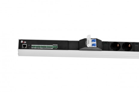 REM R-MC1-32-4x2S-2x3C13-2x2C19-A-1820-K Упр. верт. блок розеток с монит. Rem-MC1 4х2 S, 2x3 С13, 2x2 С19, 32A, алюм., 42-48U, колодка